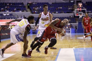 Ginebra ousts ROS, sets semis clash vs SMB